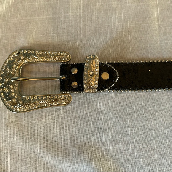 💯 Woman’s Leather Rhinestone Studded Belt Size Small - Picture 7 of 7